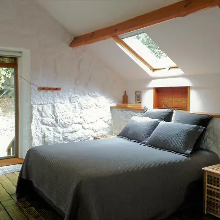 Konukevi Quinta De Marnotos 3*