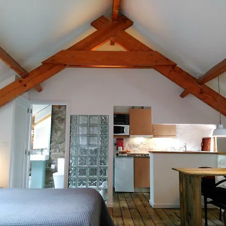 Konukevi Quinta De Marnotos 3*